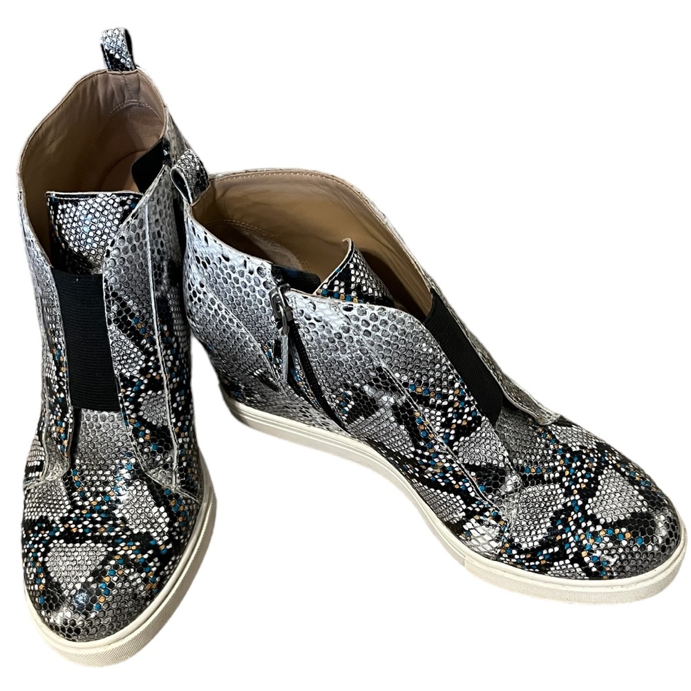 Linea Paolo Felicia III wedge Booties Sneaker size 7 animal print slip on